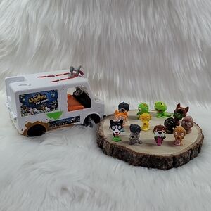 The Ugglys Pet Shop Dirty Dog Wash Van Truck w/ Farting Sounds